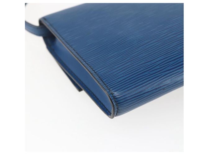 LOUIS VUITTON Epi Pochette Arche Shoulder Bag Blue M52575 LV Auth ar13863 - view 16