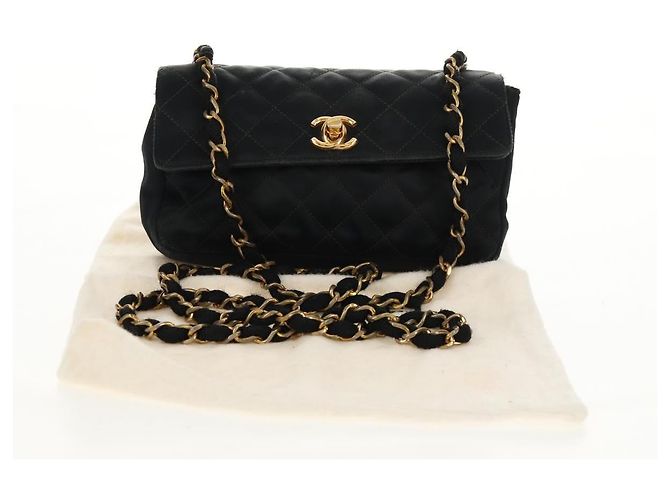 CHANEL Mini Matelassé 18 Bolsa de Hombro con Cadena Satén Negro Oro CC Auth 159010V Dorado - vista 12