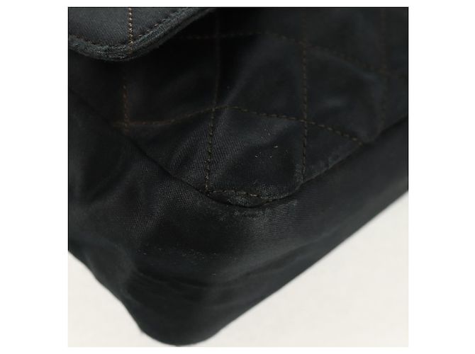CHANEL Mini Matelassé 18 Bolsa de Hombro con Cadena Satén Negro Oro CC Auth 159010V Dorado - vista 15