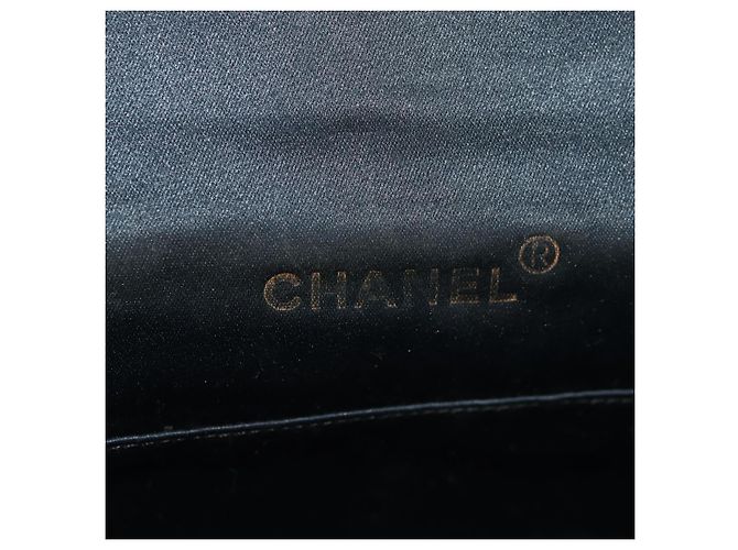 CHANEL Mini Matelassé 18 Bolsa de Hombro con Cadena Satén Negro Oro CC Auth 159010V Dorado - vista 22