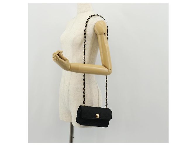 CHANEL Mini Matelassé 18 Bolsa de Hombro con Cadena Satén Negro Oro CC Auth 159010V Dorado - vista 26