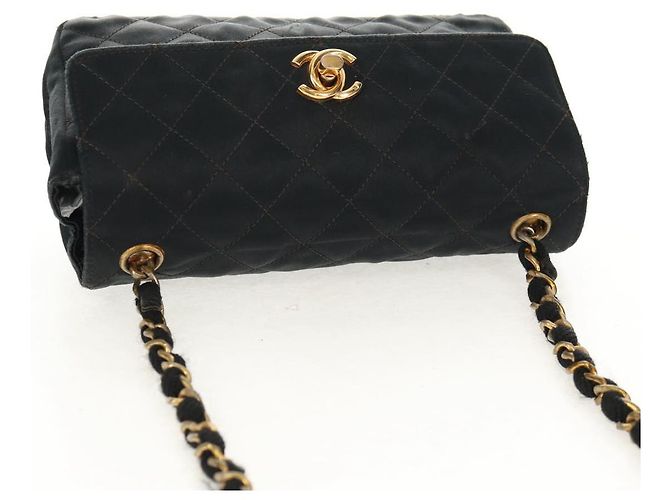 CHANEL Mini Matelassé 18 Bolsa de Hombro con Cadena Satén Negro Oro CC Auth 159010V Dorado - vista 6