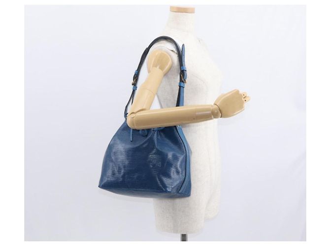 Noe LOUIS VUITTON Borsa a Spalla Petit Noé Epi Blu M44105 LV Auth 158656 - vista 22