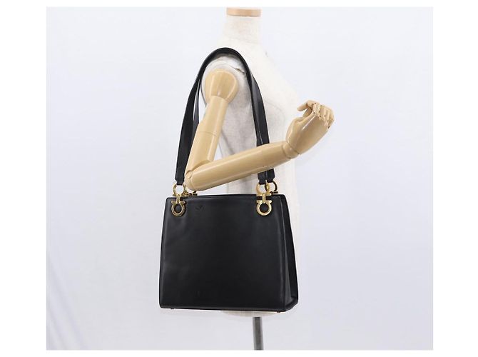 Borsa Tote Gancini in pelle nera e oro Salvatore Ferragamo Auth 157259 Nero D'oro - vista 23