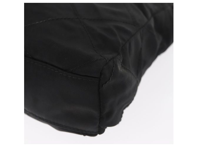 Bolsa de Ombro com Corrente PRADA em Nylon Preto e Dourado Auth bs32069 - vista 16