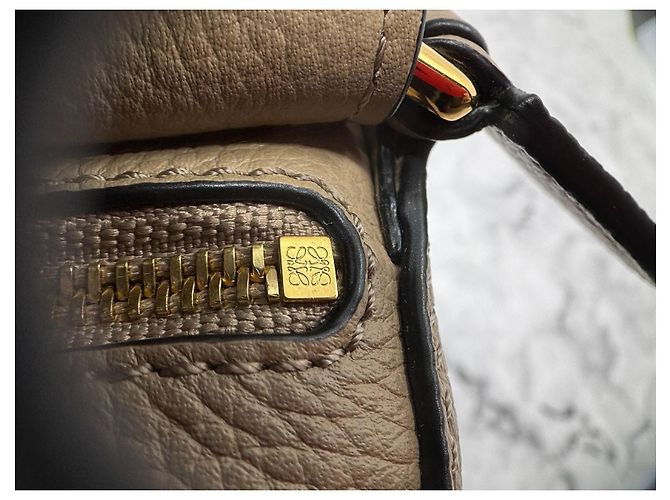 Loewe Mini Bolsa Puzzle em Couro de Bezerro Texturizado - Cor Areia - vista 18