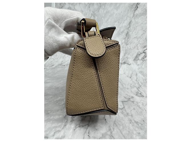 Loewe Mini Bolsa Puzzle em Couro de Bezerro Texturizado - Cor Areia - vista 5