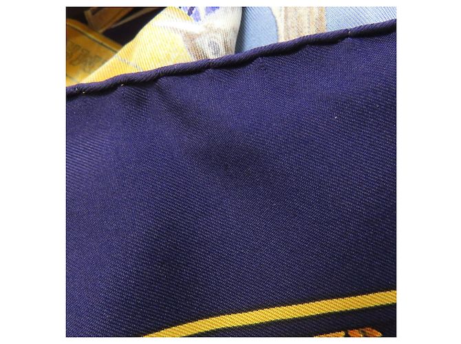 Silk In Sciarpa Hermès Carré 90 Caccia nella Foresta Blu navy - vista 12