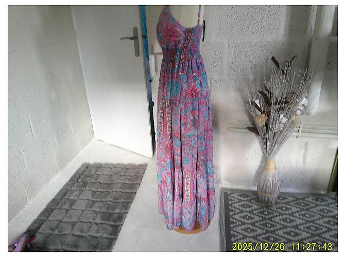 Autre Marque Abito in seta blu con stampe oro e rosa Multicolore - vista 3