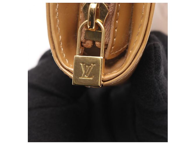 Borsa Louis Vuitton Houston in pelle beige - vista 9
