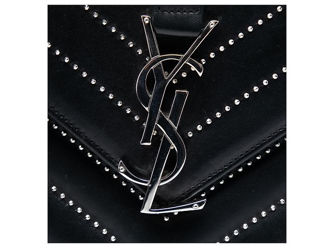 Envelope de corrente em couro de bezerro chevron preto com tachas Monogram da Saint Laurent. - vista 5