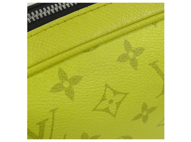 Borsa a Spalla Taiga Llama Louis Vuitton Giallo - vista 7