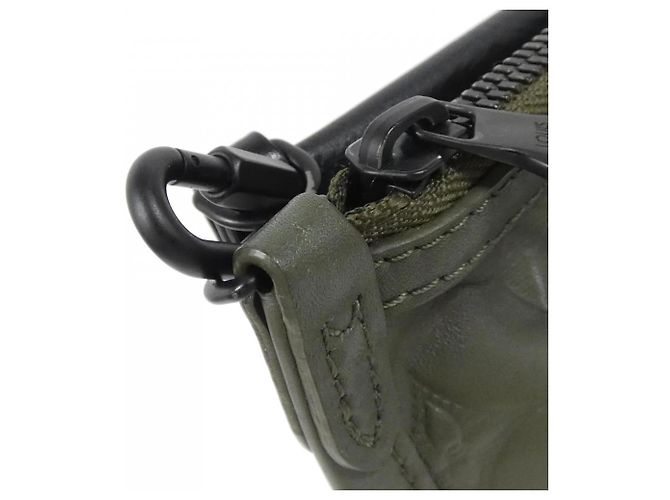 Borsa a tracolla piatta Monogram Shadow di Louis Vuitton Nero Cachi - vista 6