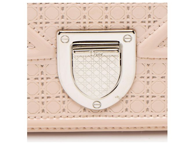 Borsa a Spalla Piccola Diorama in Pelle Verniciata Micro Cannage di Dior Rosa - vista 10