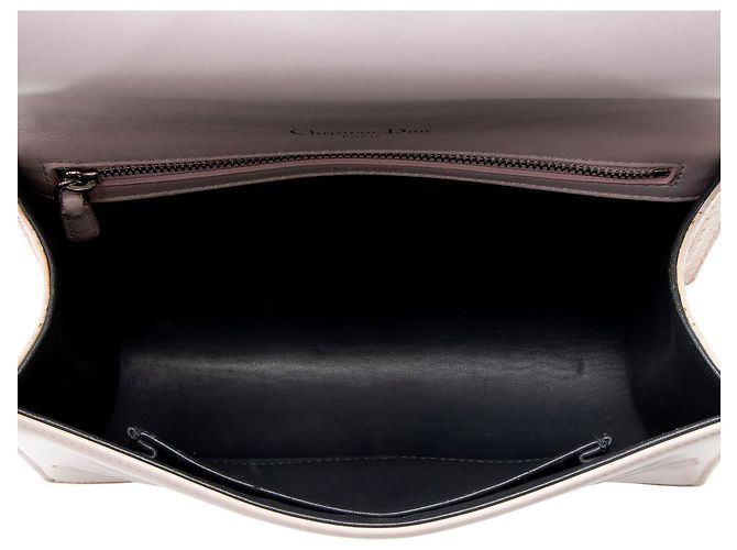 Borsa a Spalla Piccola Diorama in Pelle Verniciata Micro Cannage di Dior Rosa - vista 7