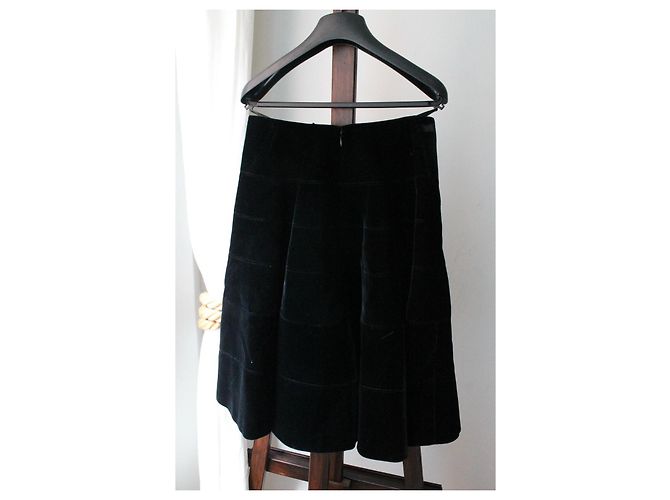 Neue schwarze Samt-Alaïa-Rock mit Etikett Größe 36 - Ansicht 5