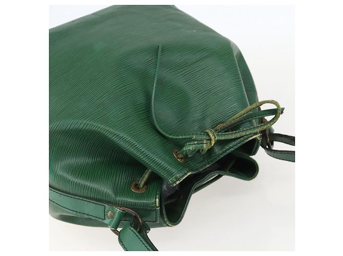 Noe LOUIS VUITTON Borsa a Spalla Petit Noé Epi Verde M44104 LV Auth 159220 - vista 6