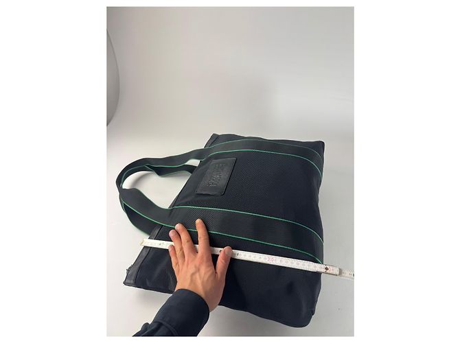 Vintage Issey Miyake Polyester / Leder Tote Bag Schwarz/Grün - Ansicht 12