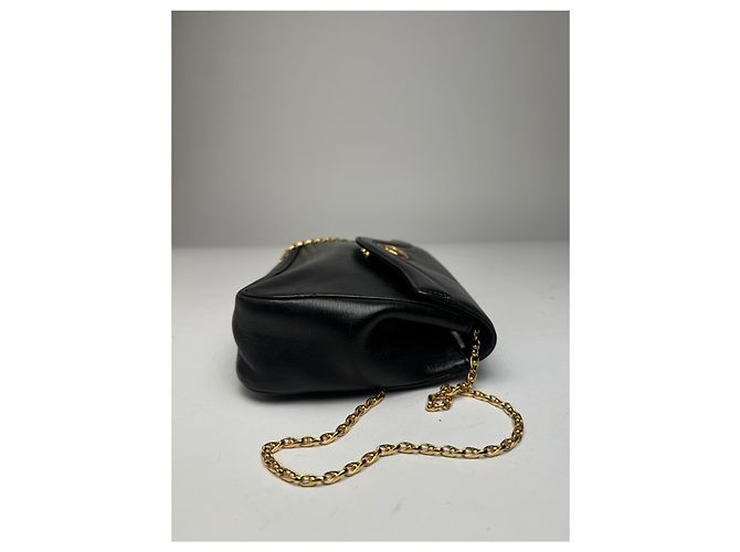 Schwarze Lederhandtasche mit Vintage Givenchy Kettenlogo - Ansicht 6