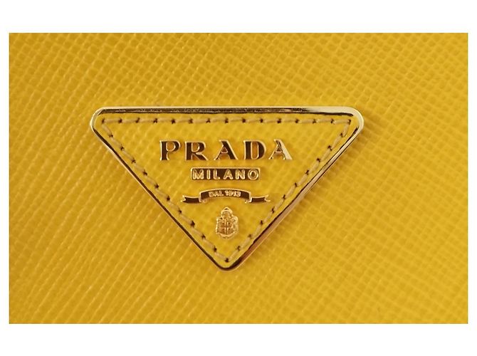 Borsa Prada in pelle Saffiano gialla Giallo - vista 11