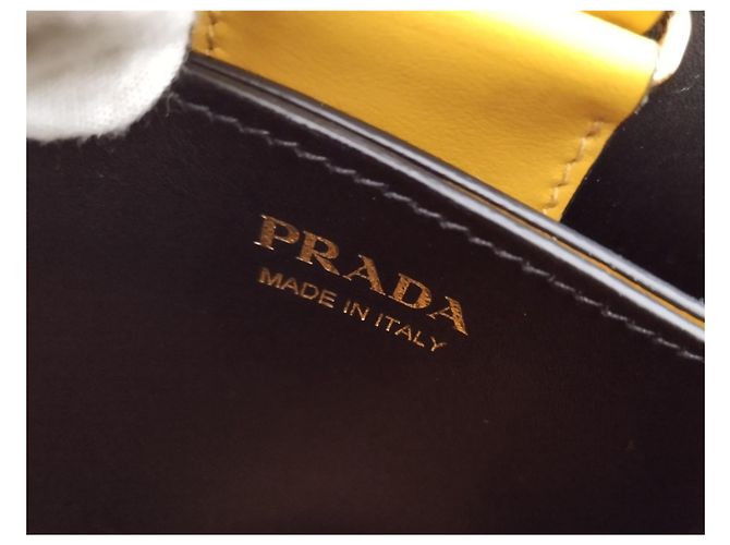 Borsa Prada in pelle Saffiano gialla Giallo - vista 13