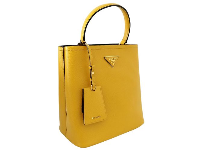 Borsa Prada in pelle Saffiano gialla Giallo - vista 2