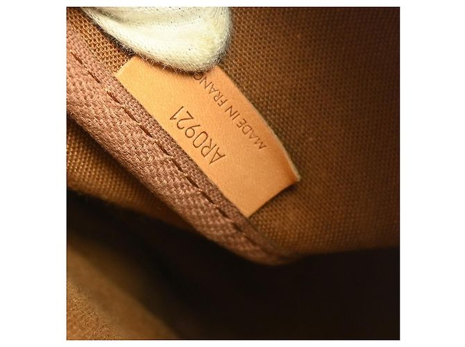 Borsa Saumur Louis Vuitton in tela Monogram 35 Marrone - vista 5