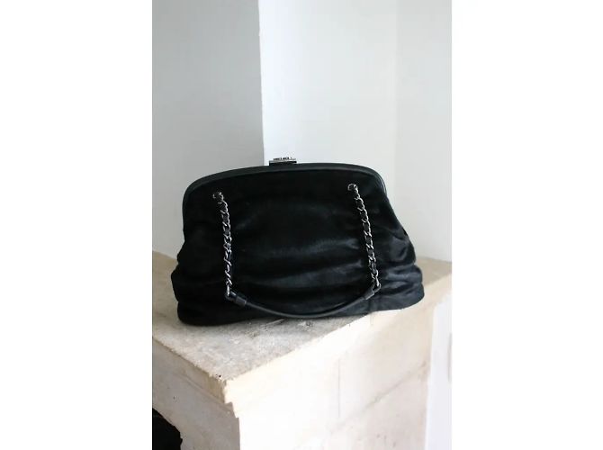 Borsa in pelle e pelo di puledro nero di Chanel - vista 2