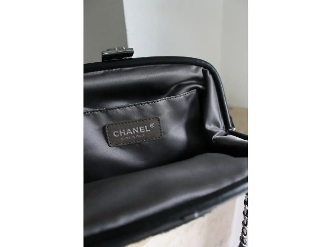 Borsa in pelle e pelo di puledro nero di Chanel - vista 4
