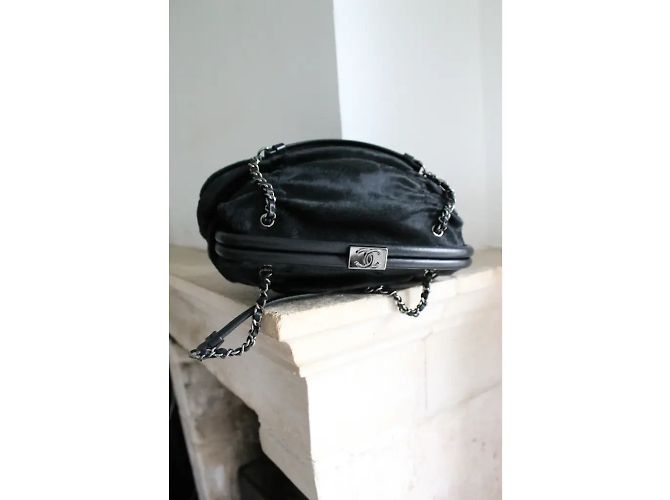 Borsa in pelle e pelo di puledro nero di Chanel - vista 6