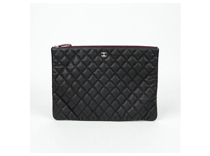 Chanel Clutch Clássica Grande em Couro Caviar Preto - vista 2