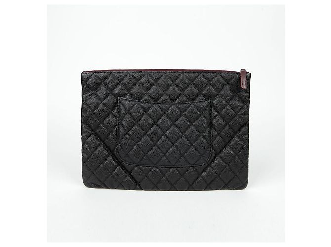 Chanel Clutch Clássica Grande em Couro Caviar Preto - vista 4