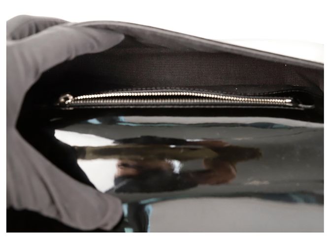 Louis Vuitton Borsa Clutch Epi Sobe Nero - vista 10