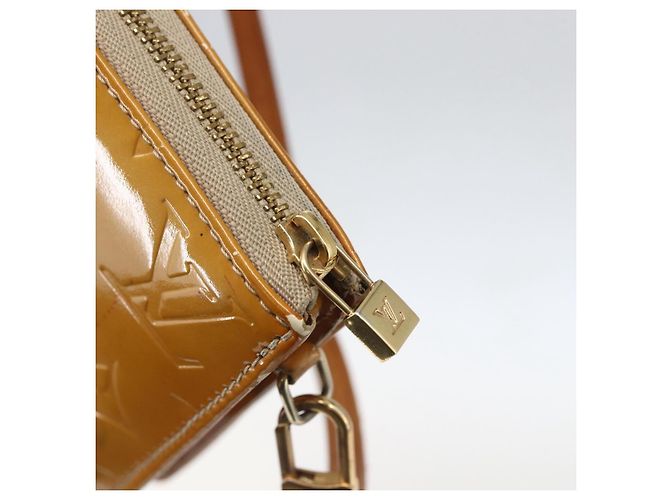 LOUIS VUITTON Pochette Lexington Monogram Vernis Beige M91010 LV Auth 159601 - vista 10