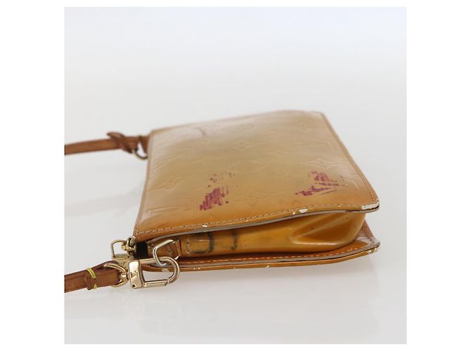 LOUIS VUITTON Pochette Lexington Monogram Vernis Beige M91010 LV Auth 159601 - vista 3