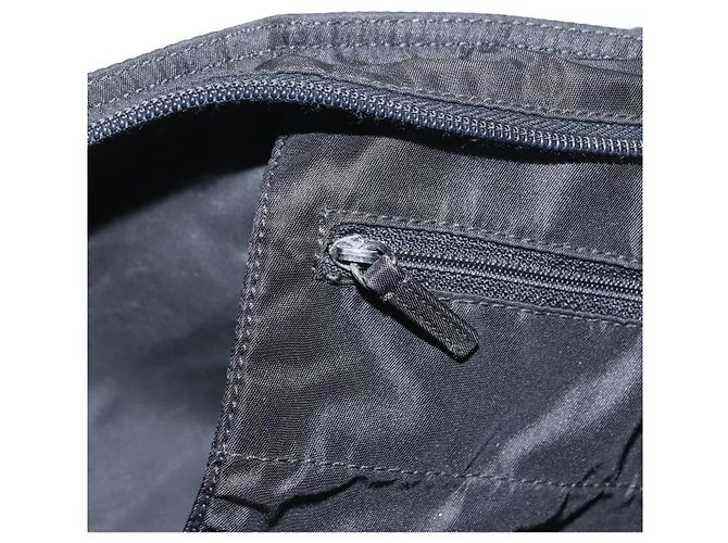 Prada Tote Bag aus schwarzem Nylon mit Silber authentisch 160272 - Ansicht 21