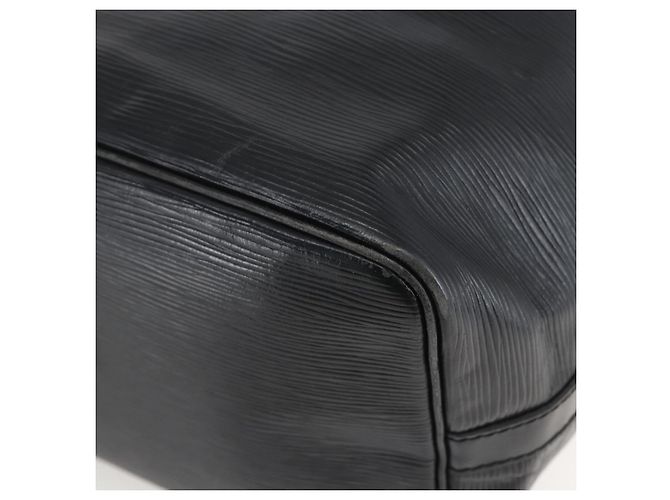 Noe LOUIS VUITTON Borsa a Spalla Petit Noé Epi Nera M44102 LV Auth 152009 Nero - vista 15