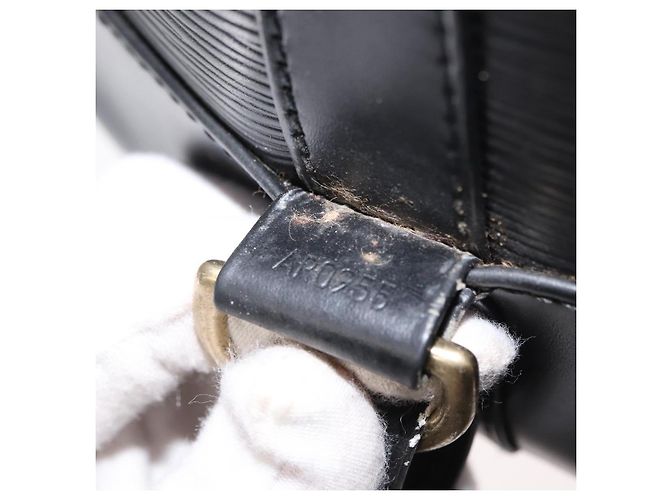 LOUIS VUITTON Borsa a Spalla Epi Randonnee PM Nera M52352 LV Auth 158314 Nero - vista 12