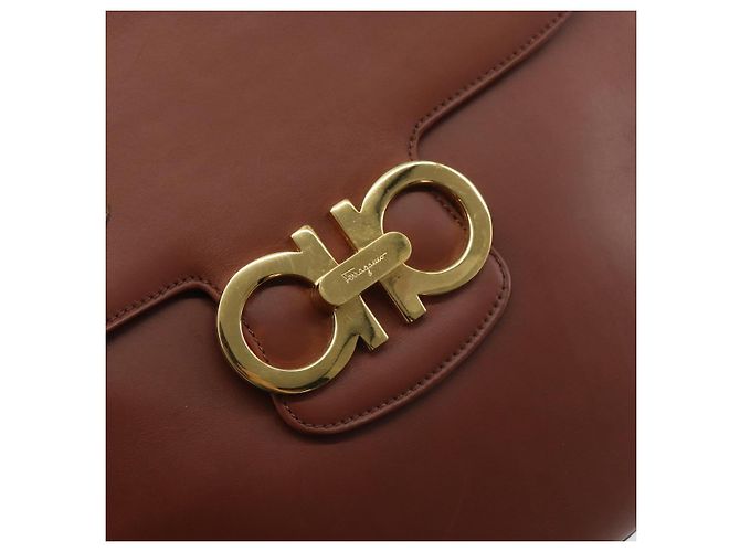 Borsa a Spalla Gancini in Pelle Marrone Oro Salvatore Ferragamo Auth 159139 - vista 14