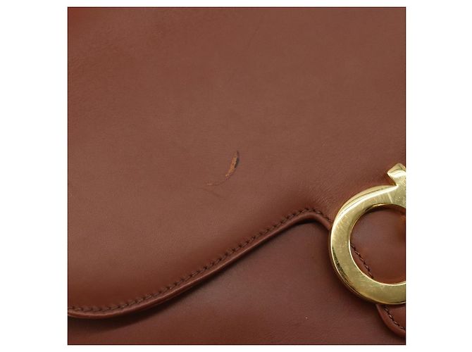 Borsa a Spalla Gancini in Pelle Marrone Oro Salvatore Ferragamo Auth 159139 - vista 15