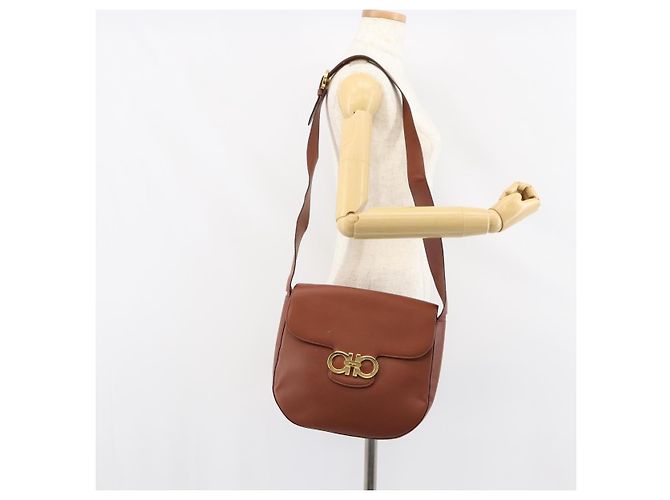 Borsa a Spalla Gancini in Pelle Marrone Oro Salvatore Ferragamo Auth 159139 - vista 23