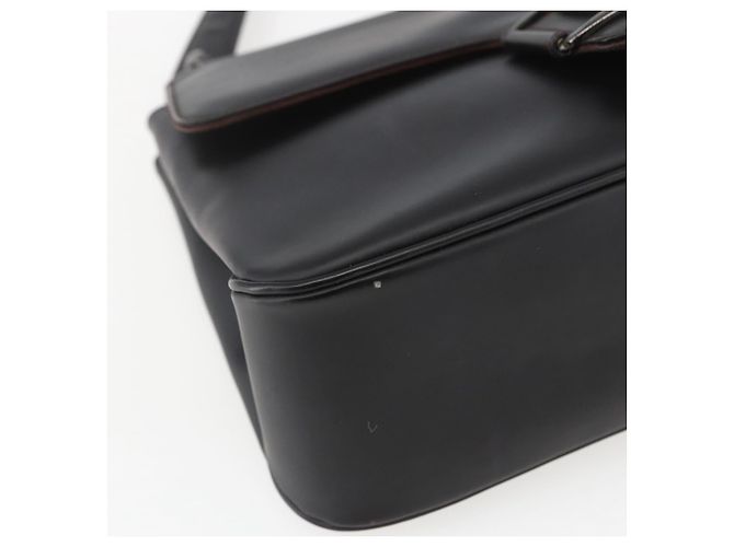 Borsa a Spalla Vala in Pelle Nera e Argento di Salvatore Ferragamo Auth BA9331 Nero - vista 11