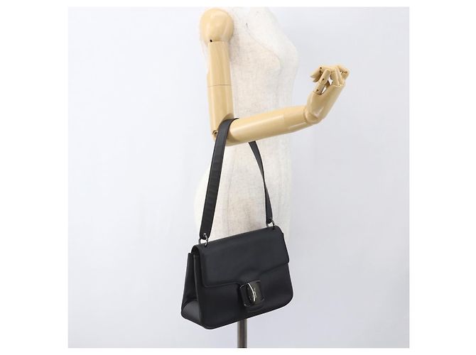 Borsa a Spalla Vala in Pelle Nera e Argento di Salvatore Ferragamo Auth BA9331 Nero - vista 20