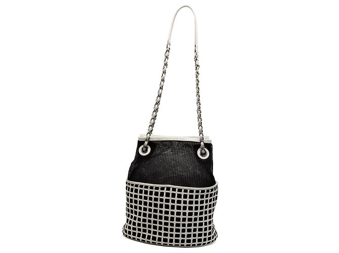 Chanel Schwarze CC Netz- und Kalbsleder-Eimer Tasche Aus weiß - Ansicht 2