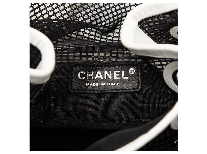 Chanel Schwarze CC Netz- und Kalbsleder-Eimer Tasche Aus weiß - Ansicht 5