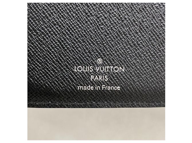 Cartera Compacta Tri-fold Twist Epi Louis Vuitton Negro - vista 4