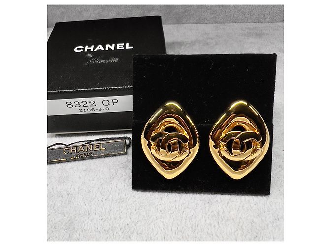 Orecchini a clip in tono oro Chanel Coco Mark 97P D'oro - vista 2