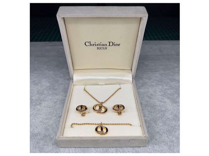 Set collana, orecchini e bracciale Christian Dior con scatola D'oro - vista 2