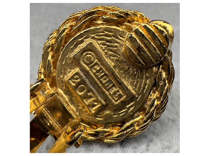 Orecchini a clip in pietra verde Gripoix 2071 di Chanel D'oro - vista 9