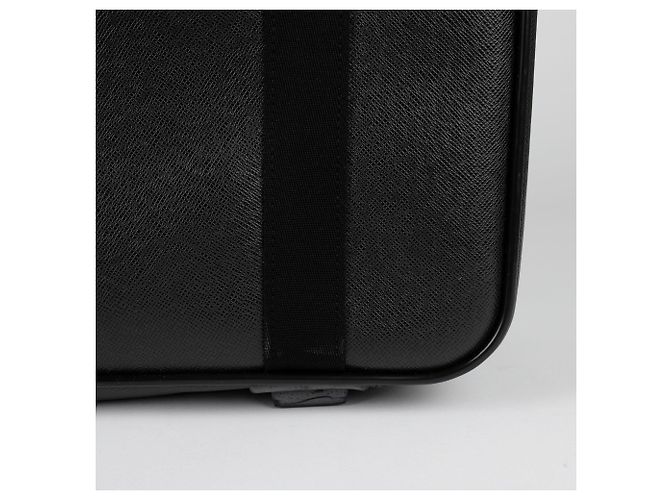 Louis Vuitton Borsa Tote Taiga Satellite Nero - vista 4